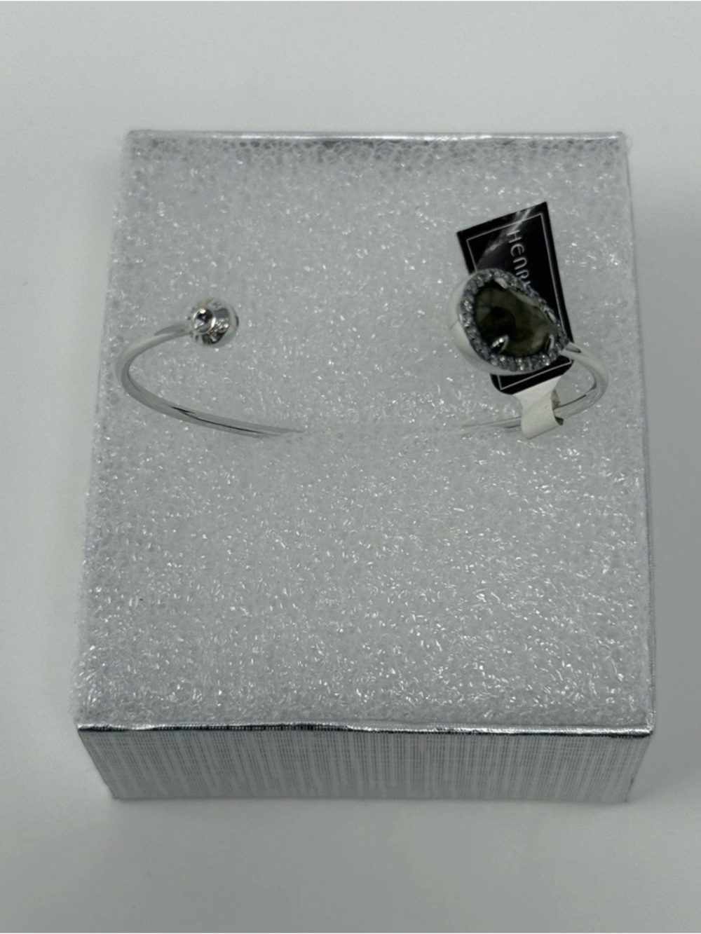 Henri Bendel bracelet Bangle Silver Tone Sparkling Crystal  New